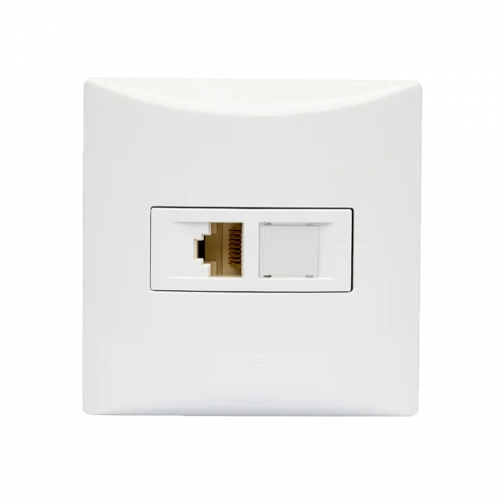 541391 CJ 1 TOM RJ45 CAT5E BR SS - Soprano
